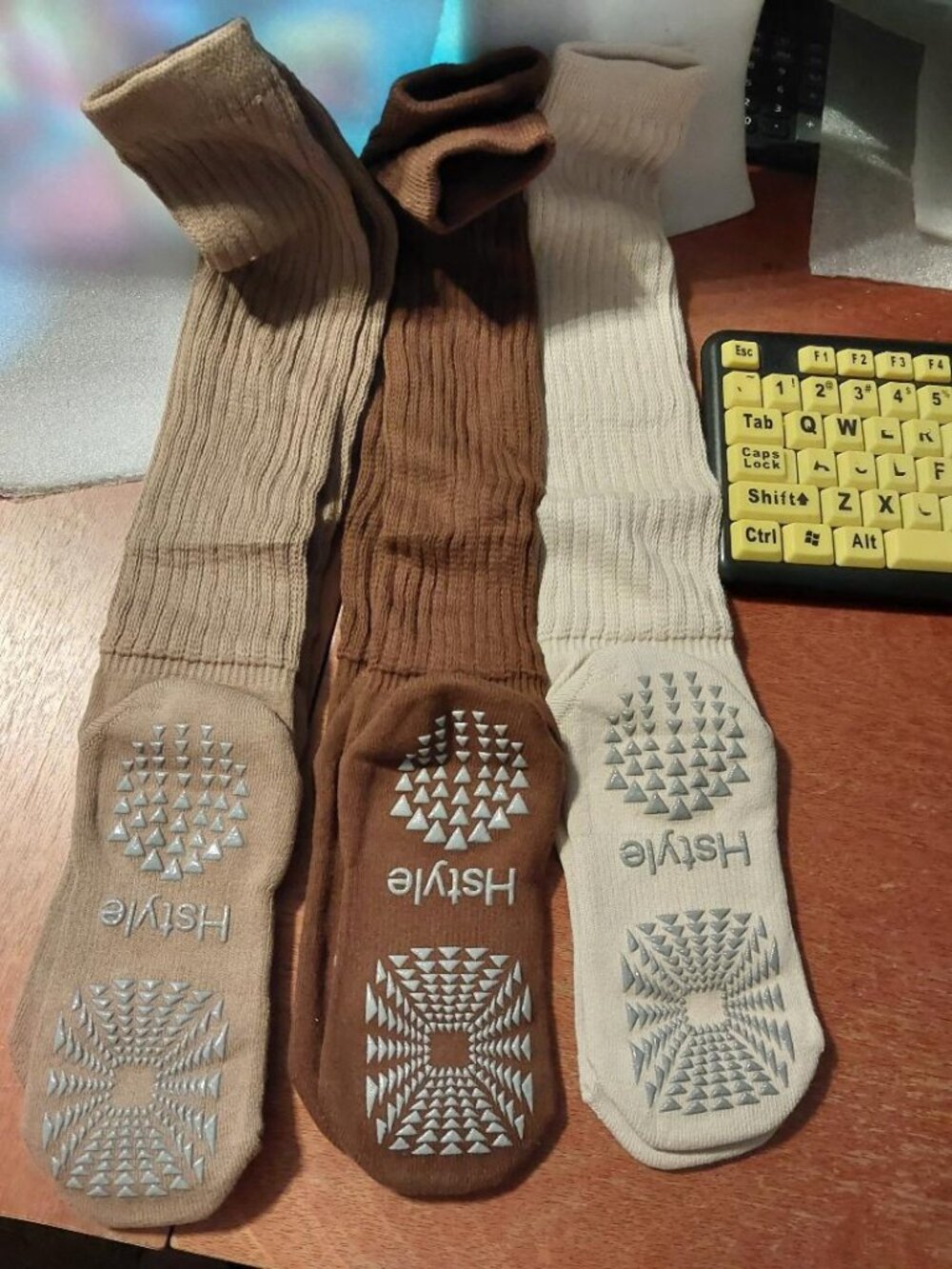 NEW ! 3 Pairs Great Grip Long Hstyle Socks Cream/Tan/Brown
